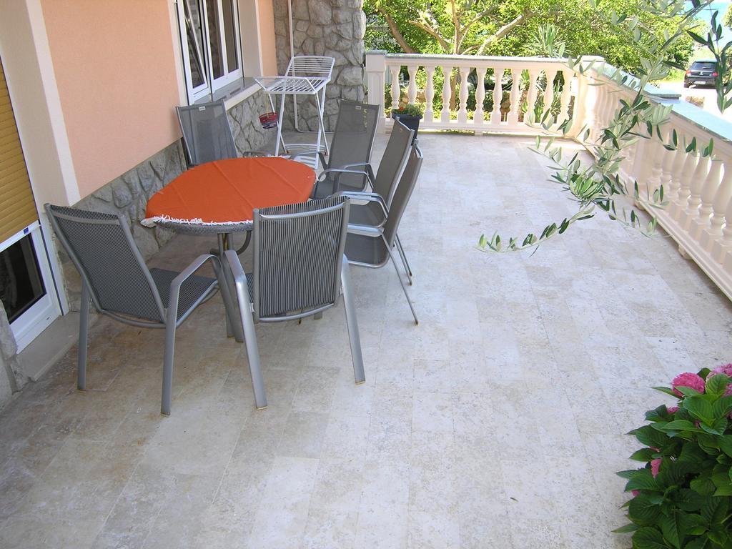 Apartment Julija Krk Town Bagian luar foto