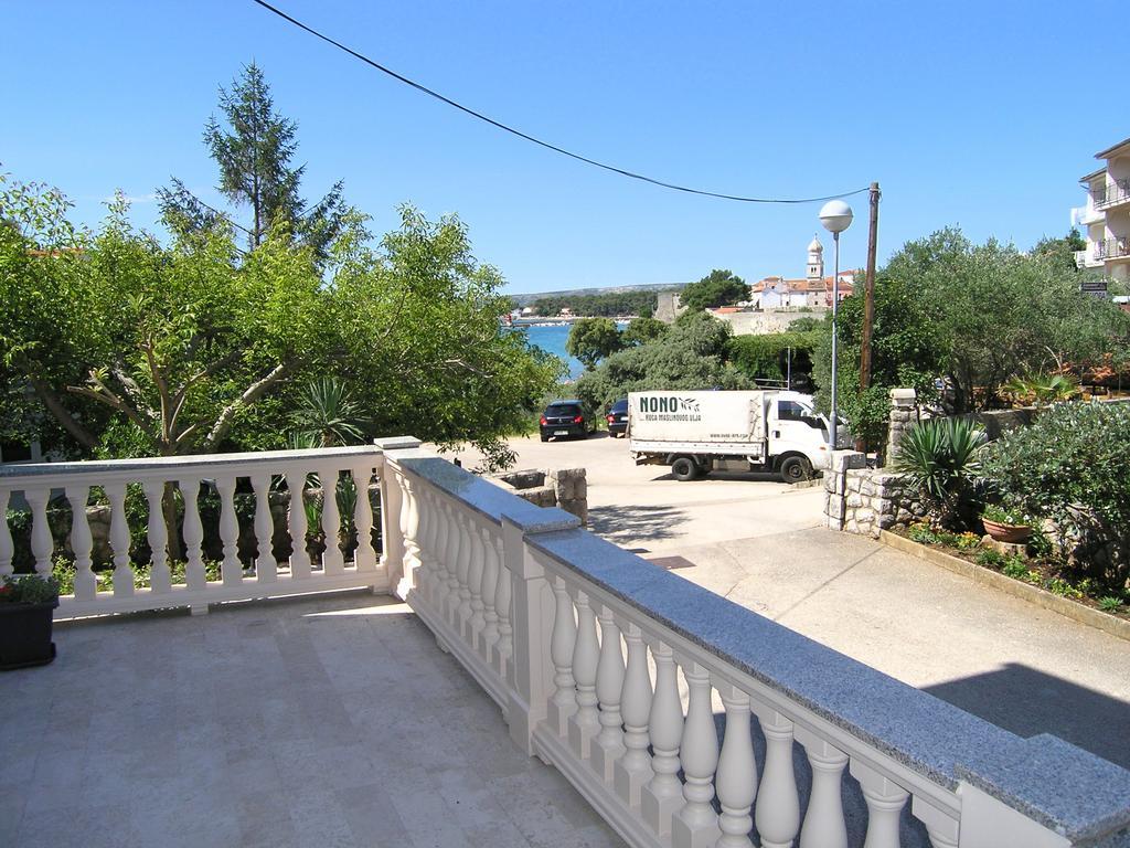 Apartment Julija Krk Town Bagian luar foto