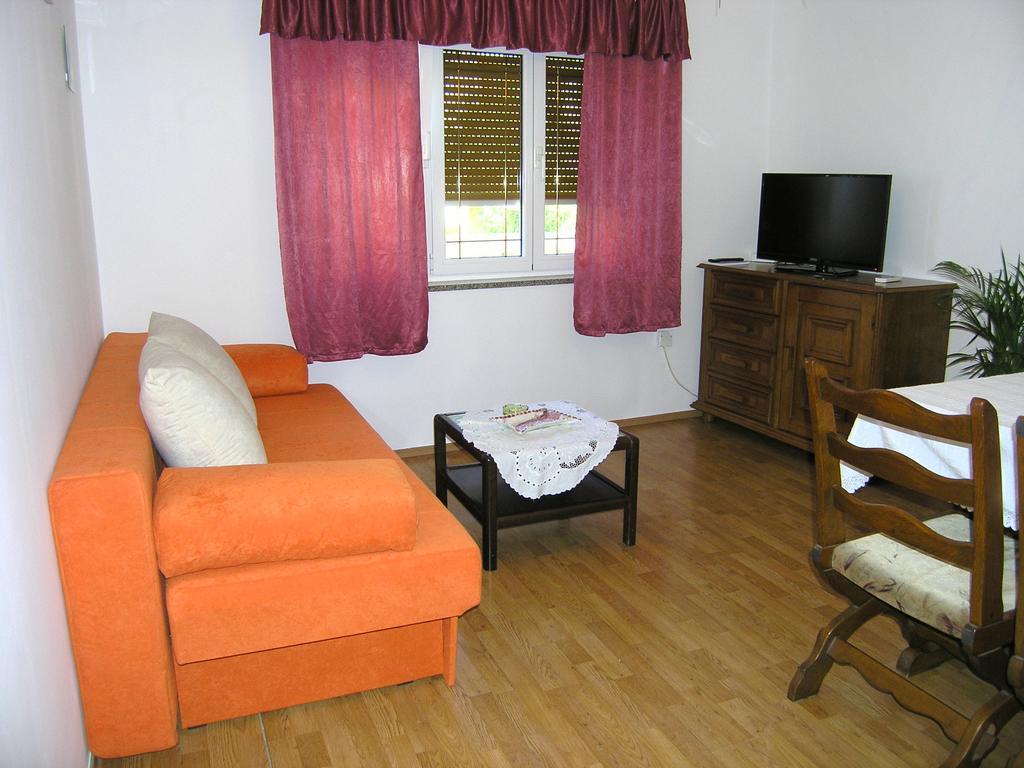 Apartment Julija Krk Town Bagian luar foto