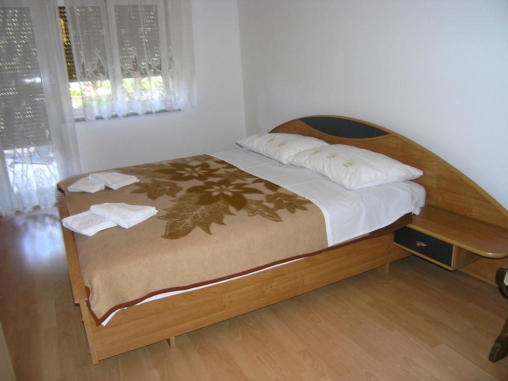 Apartment Julija Krk Town Bagian luar foto