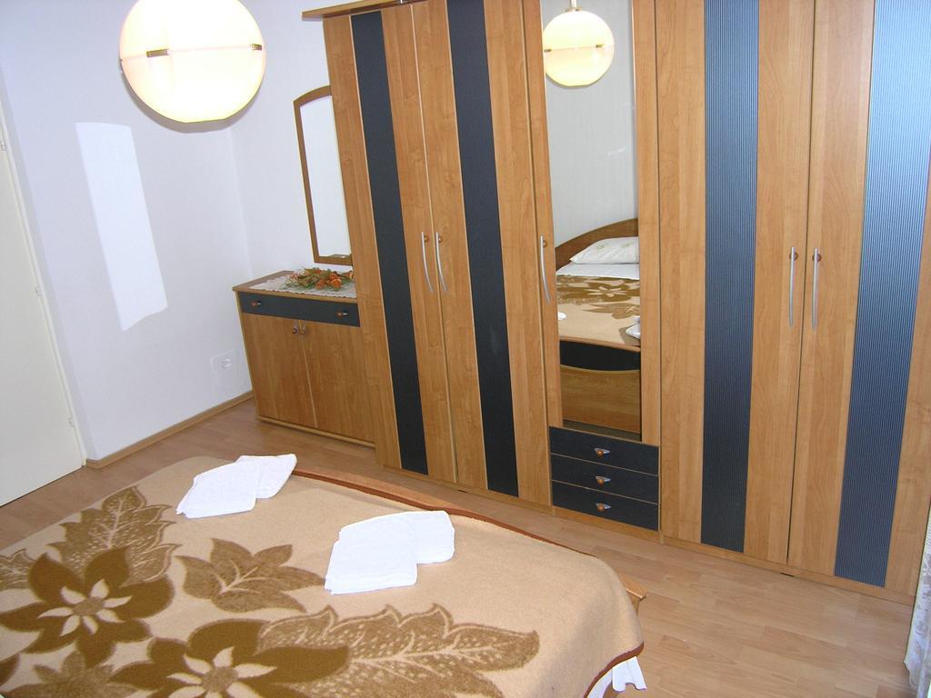 Apartment Julija Krk Town Bagian luar foto