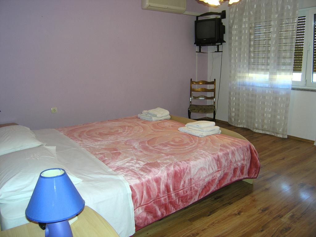 Apartment Julija Krk Town Bagian luar foto